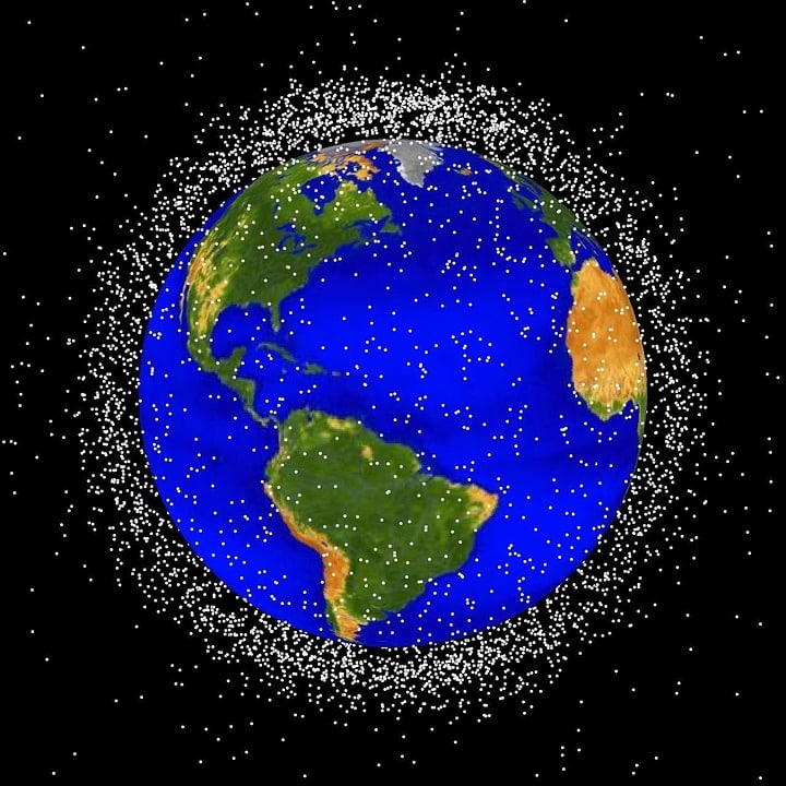 See All Live Satellites Orbiting The Earth Online The Tech Journal